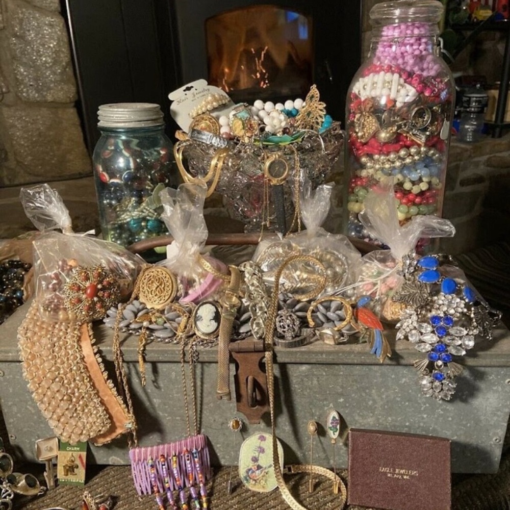 Lot of Costume Jewelry - unsearched, untested + FREE CROWN: Price firm; plz read